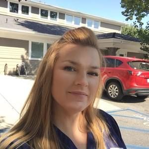 Meet your Posher, Emily